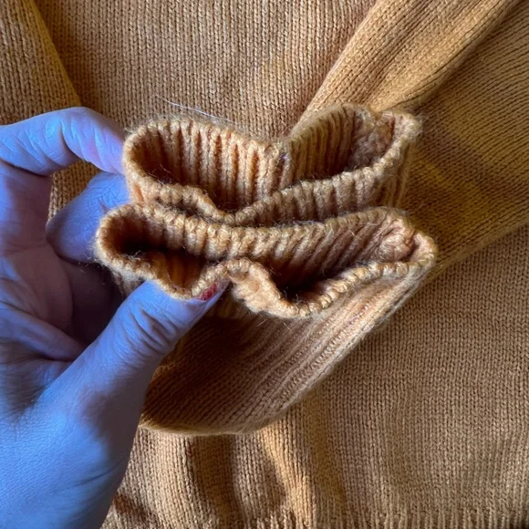 Cozy Mustard Sweater Forever 21 US small - Picture 11 of 16